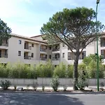 3 Min A Pied Du Centre D'uzes Parking Piscine *
