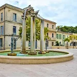 3 Min A Pied Du Centre D'uzes Parking Piscine Apartamento