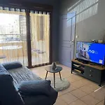 3 Min A Pied Du Centre D'uzes Parking Piscine Apartamento
