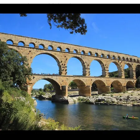 Апартаменты 3 Min A Pied Du Centre D'uzes Parking Piscine Юзес