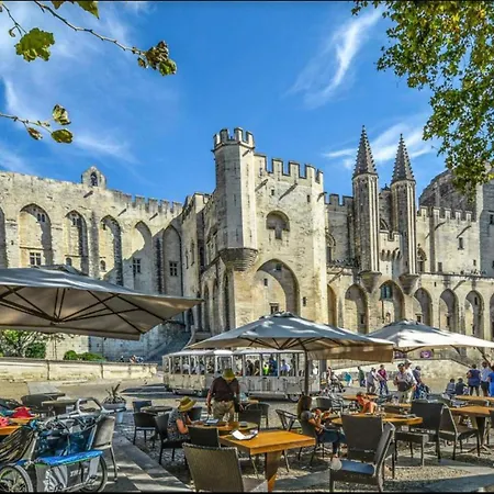 Apartment 3 Min A Pied Du Centre D'uzes Parking Piscine Uzes