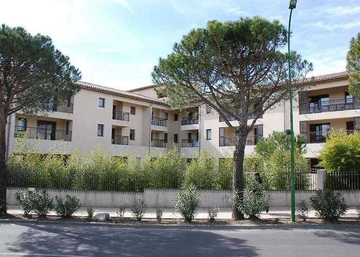 3 Min A Pied Du Centre D'uzes Parking Piscine *