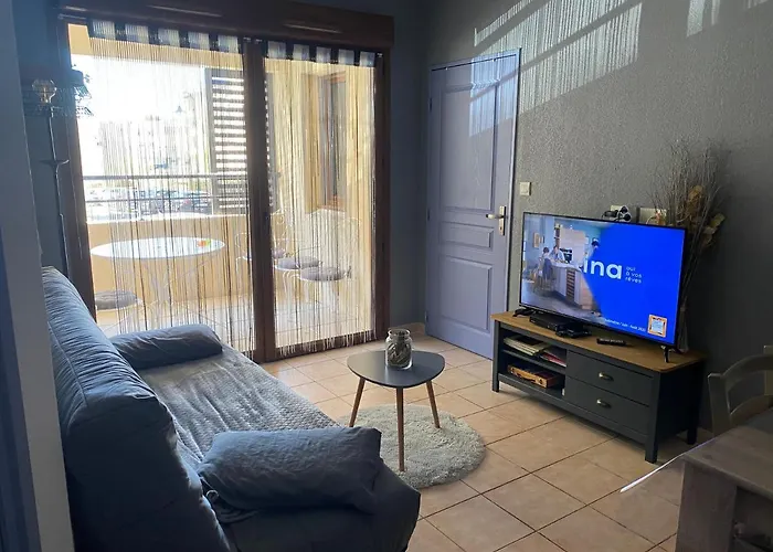 3 Min A Pied Du Centre D'uzes Parking Piscine Appartement