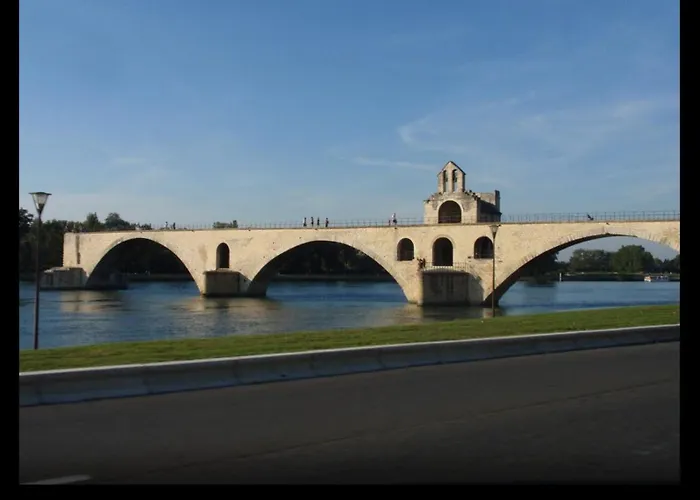 3 Min A Pied Du Centre D'uzes Parking Piscine *