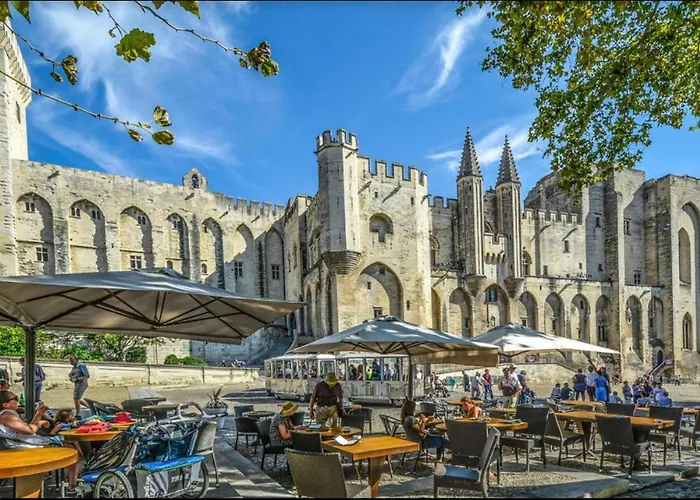 Appartement 3 Min A Pied Du Centre D'uzes Parking Piscine Uzès